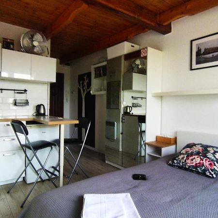 Yellow Peaked Shoe Apartment Cracóvia Exterior foto