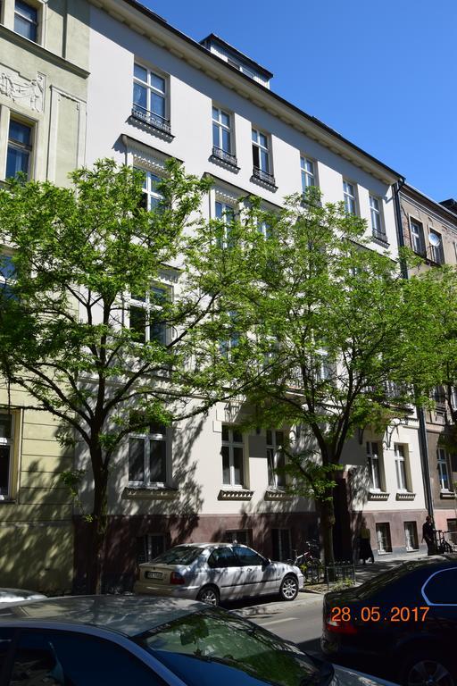 Yellow Peaked Shoe Apartment Cracóvia Exterior foto